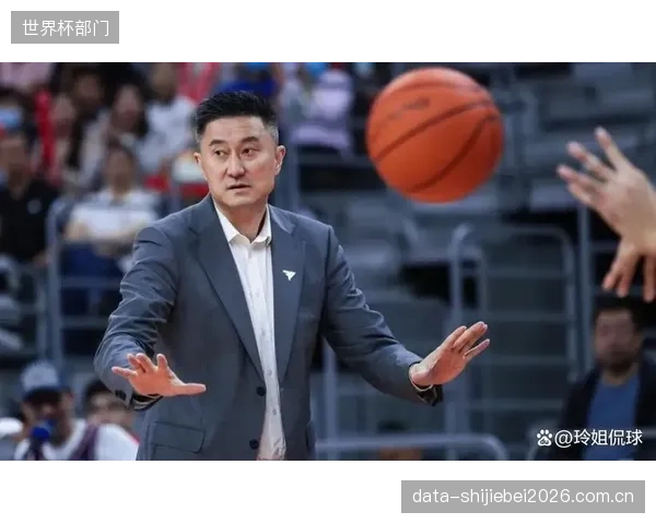 崔永熙转会广东后未能融入杜锋的战术体系，多数时间被用作定点射手，个人持球攻击力被严重削弱。